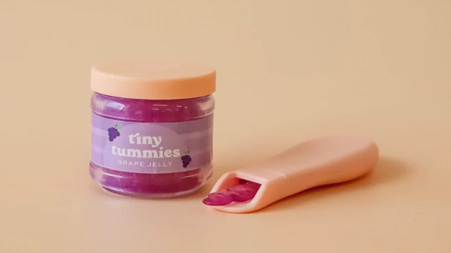 TINY TUMMIES MAGIC GRAPE MAGIC JAR AND SPOON