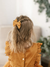 Load image into Gallery viewer, CARAMEL LINEN CHRISTMAS BOW
